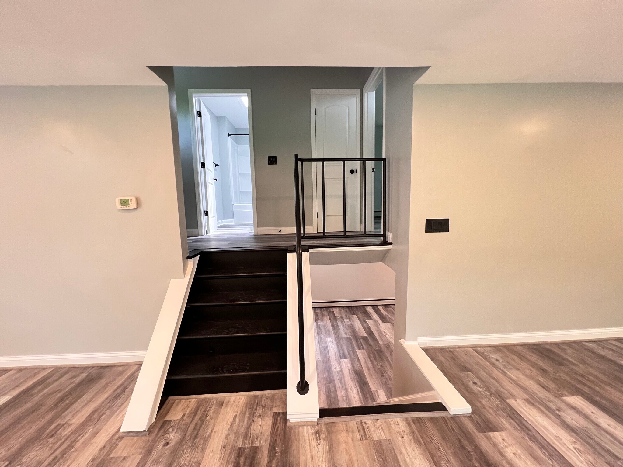 Building Photo - 9499 Maple Knoll Dr