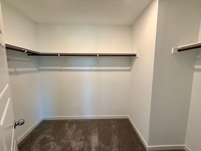 Building Photo - 4 BED 3 BATH 2 CAR GARAGE TOWNHOUSE + LOFT ON CORNER LOT w/ BALCONY