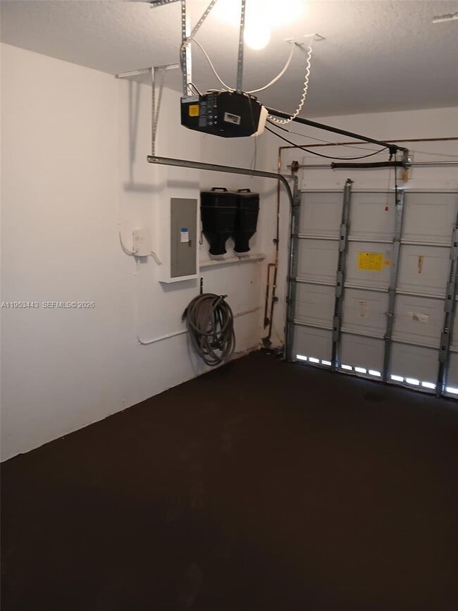 Building Photo - 1065 River Birch St