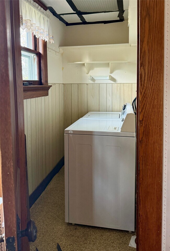 Building Photo - 51 Mill St