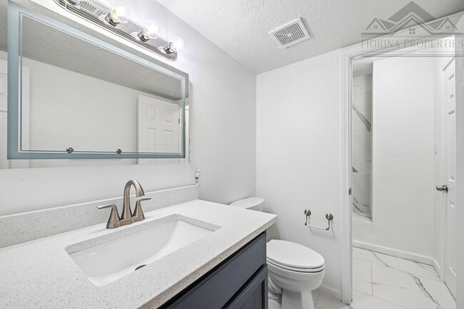 Building Photo - Bright Southside Home in Las Acequias