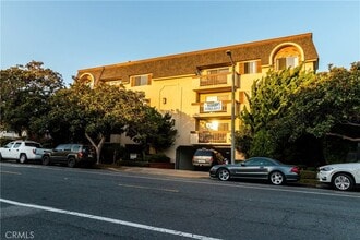 Building Photo - 811 6th St