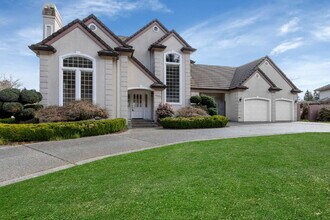 Building Photo - Rare Short-Term Rental Opportunity | Beautiful Custom Home with Flexible 6-Month & Month-to-Month...