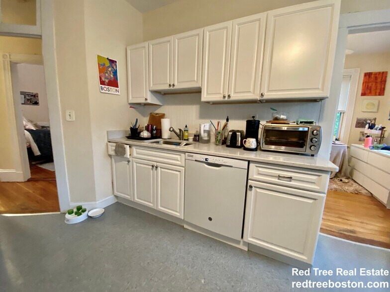 Building Photo - 31 Hurd Rd