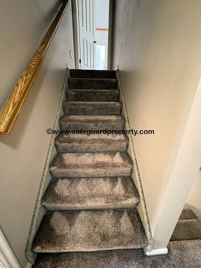 Building Photo - Wonderful 4 Bedroom Home with an Office in...