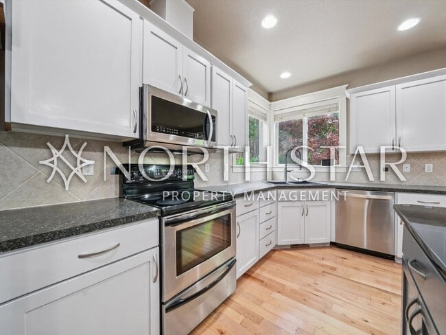 Building Photo - Move-In Ready Craftsman with Gourmet Kitchen, Bonus Room & Private Basketball Court
