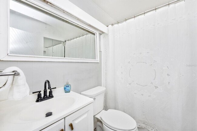 Building Photo - 2027 Panama Dr