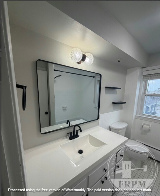 Building Photo - 64 Walnut St