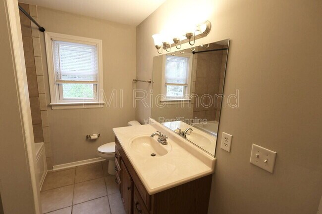 Building Photo - 401 Walton Park Rd