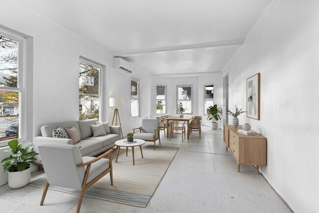 Building Photo - 7 Davis St