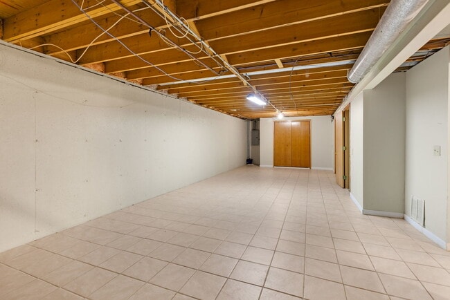 Building Photo - 1632 Poplar Ln