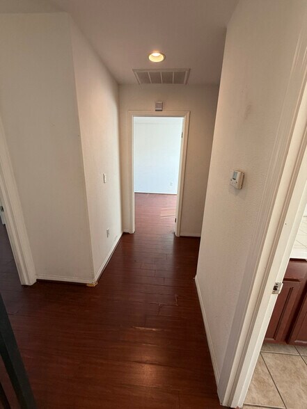 Building Photo - 9635 Woodman Ave