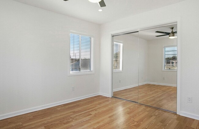 Building Photo - 5450- 5452 Linden Avenue