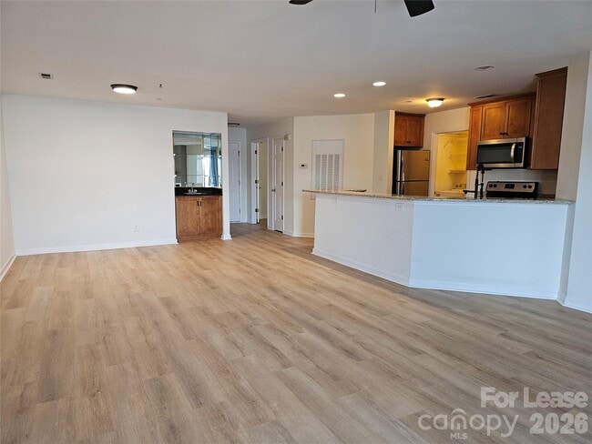 Building Photo - 18629 Vineyard Point Ln