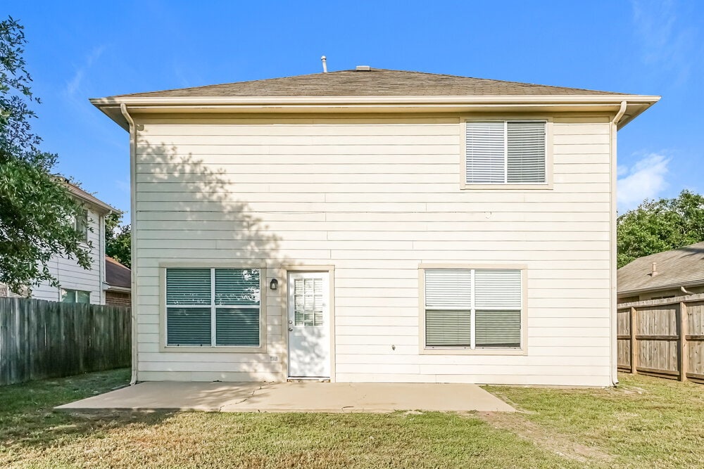 Building Photo - 19723 Shores Edge Dr