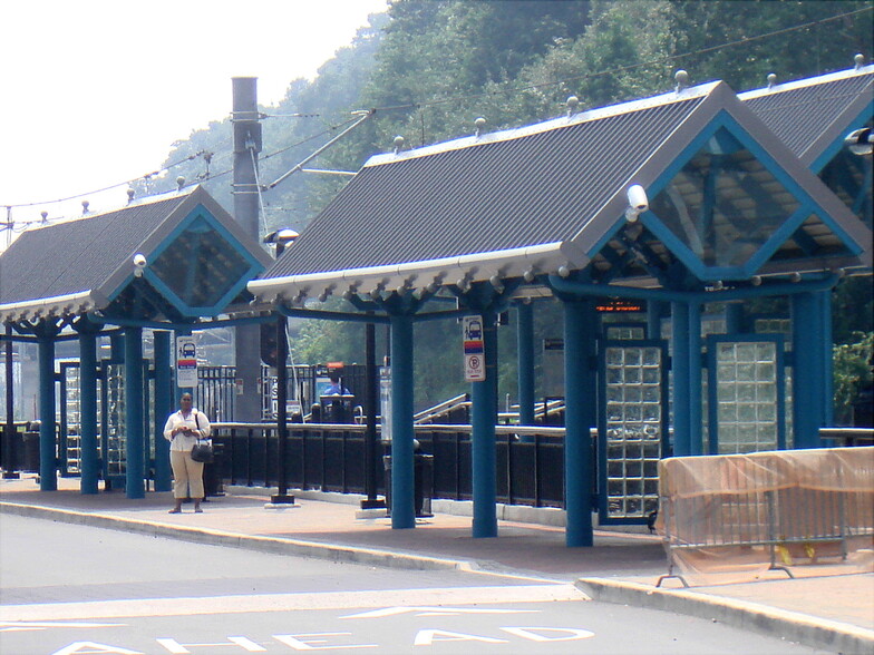 Nearby Light Rail Station - 1055 Boulevard E