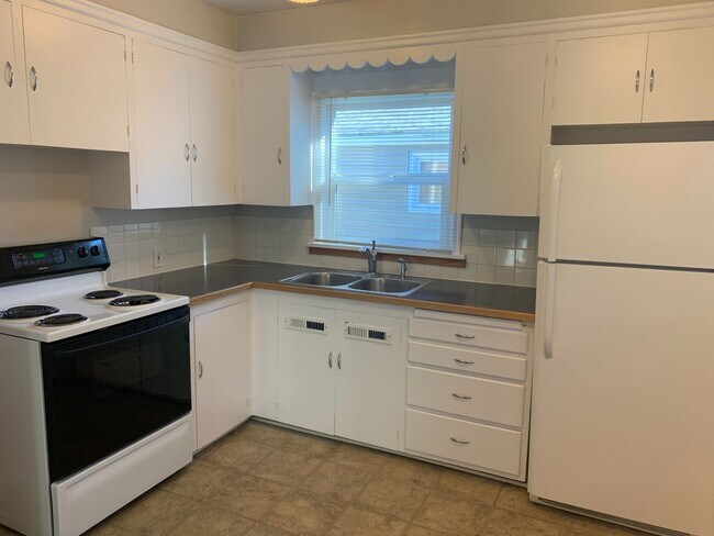 Building Photo - Dorway Place