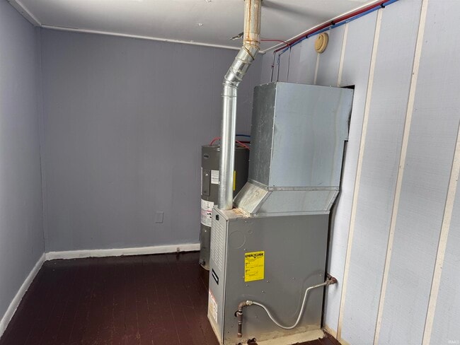 Building Photo - 1613 W 15th St