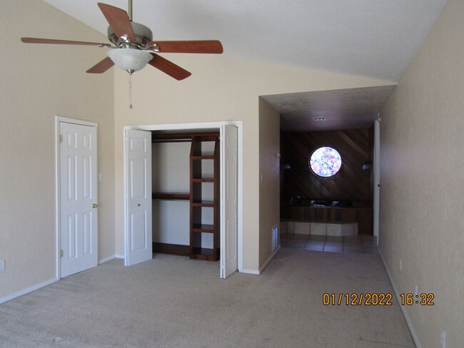 Building Photo - Shelter Creek Area!! Move In Special $200 ...