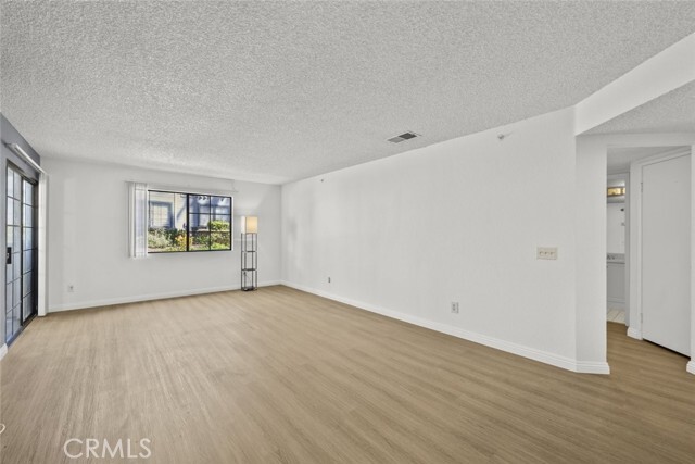Building Photo - 225 Evergreen Ct