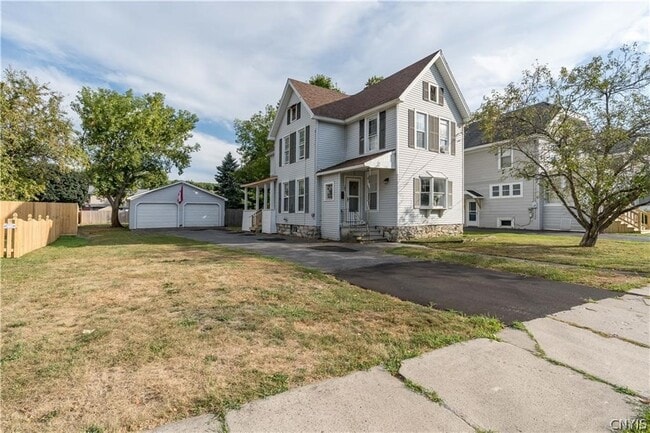 Building Photo - 380 Brainard St