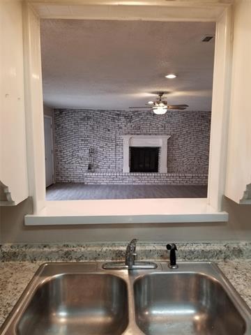 Building Photo - 3625 Venice Dr