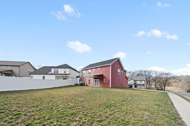 Building Photo - 101 Lucerne Ln