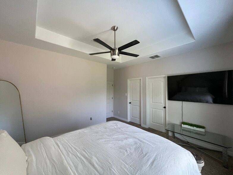 Master Bedroom - 1330 Plaza Lake Dr