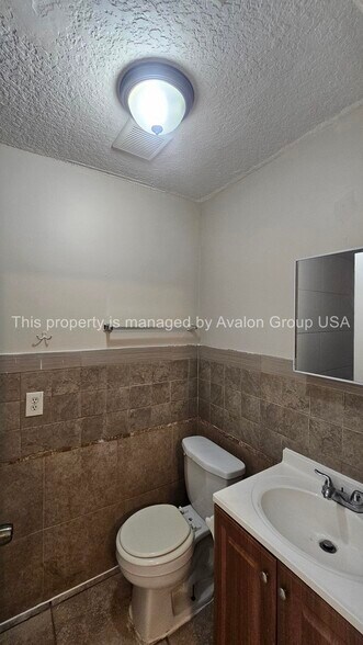 Building Photo - 2373 Broadway Ave