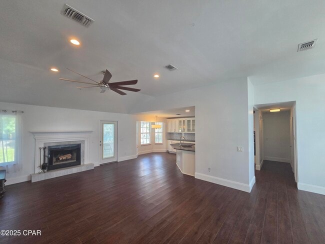 Building Photo - 1303 Sutherland Ct