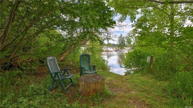 Building Photo - 2bd/2.5ba Kenmore Townhome