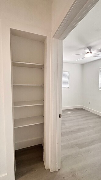 Building Photo - 721 N 68th Ter