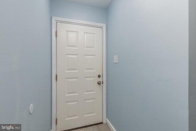 Building Photo - 1929 The Woods II