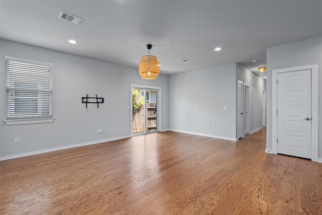 Building Photo - 5317 Daimler Dr