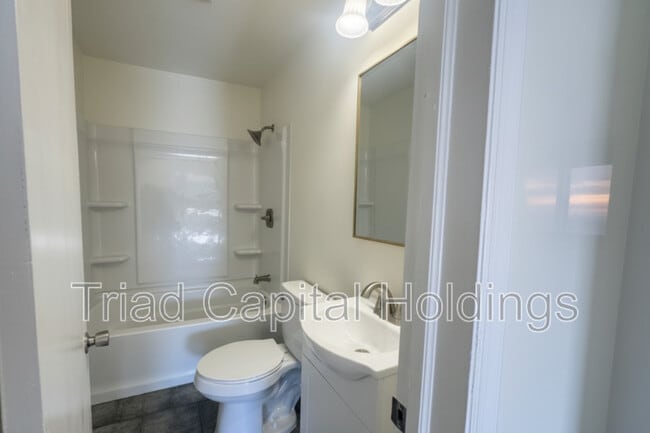 Building Photo - 1431 Verdun St