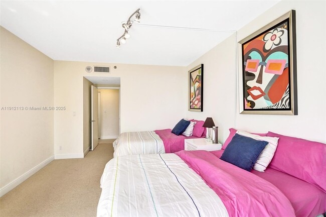 Building Photo - 3000 Island Blvd