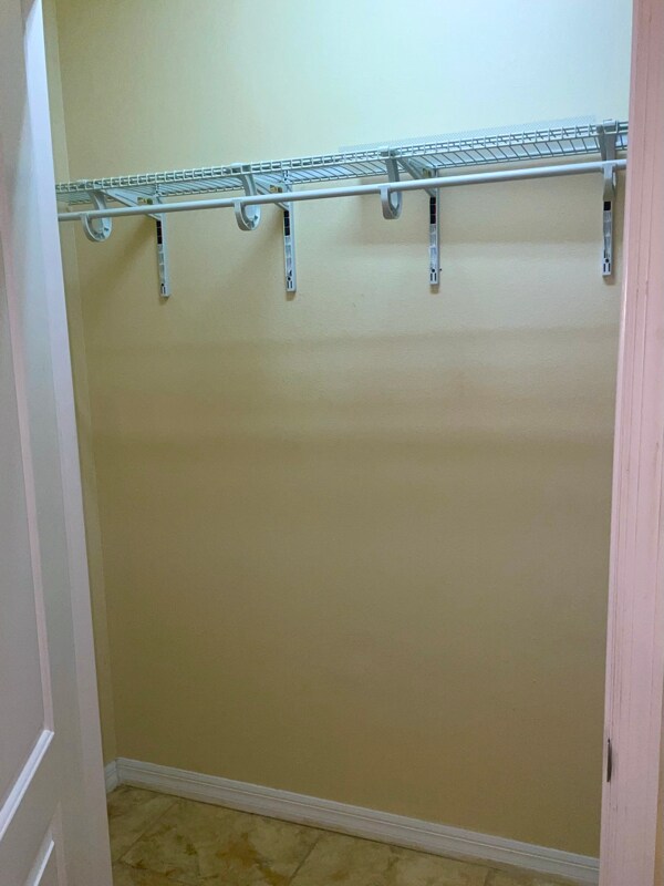 Building Photo - 316 N Grandview Ave