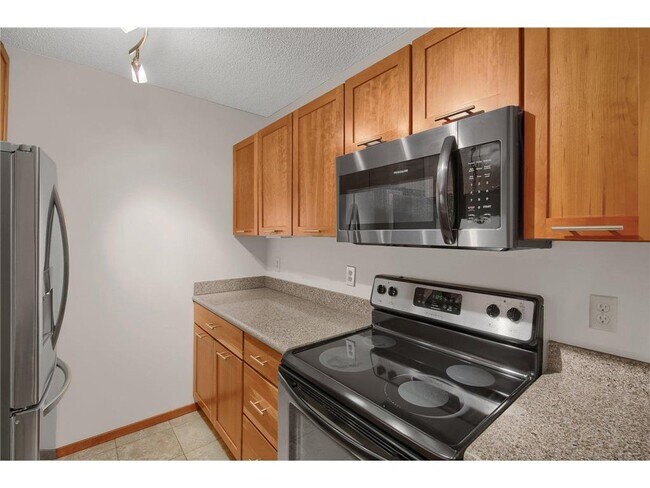 Building Photo - 1225 La Salle Ave