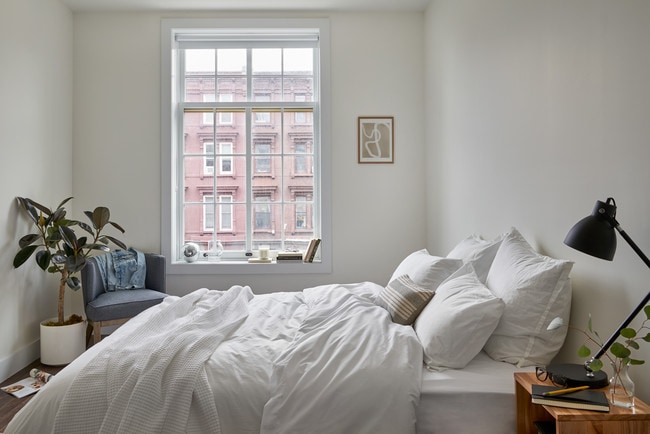 Primary Photo - Common Grand (Furnished Rooms)