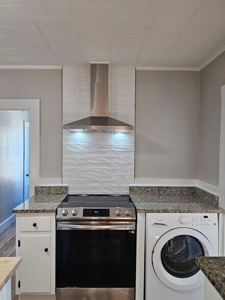 Building Photo - 23 Ingalls Ter