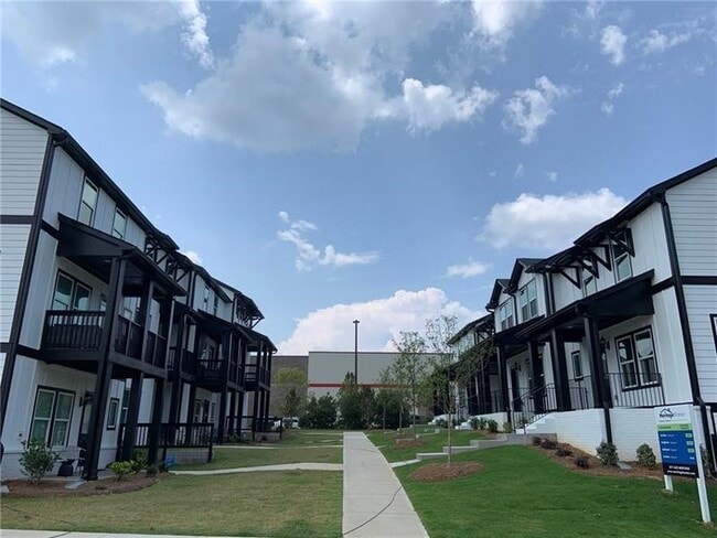 Building Photo - 908 Sweetwater Grove