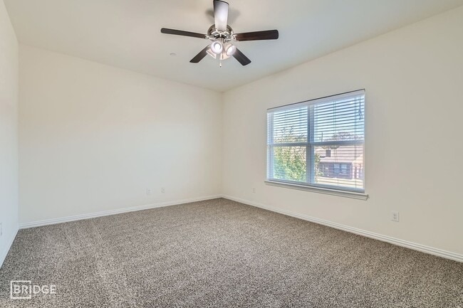 Building Photo - 1412 Lakecrest Ln