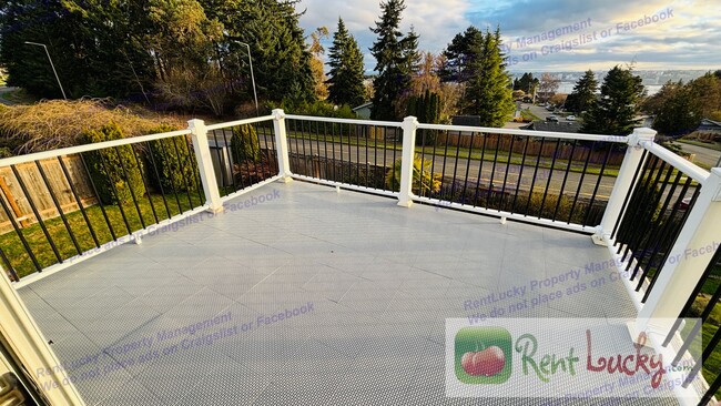 Building Photo - Browns Point View Home in Harbor Ridge | Large Yard | Beautiful View