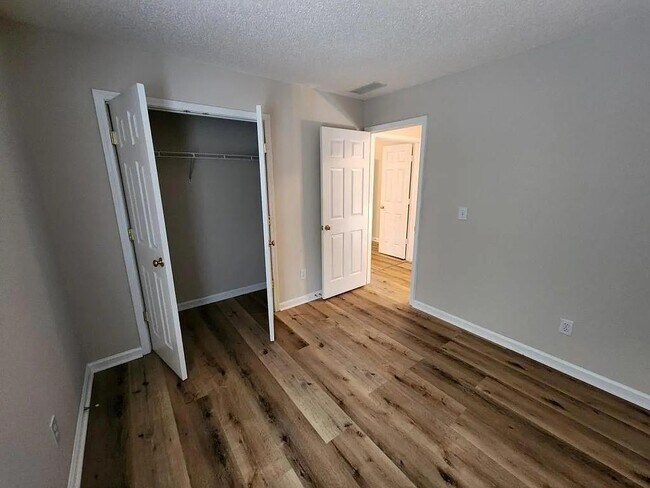 Building Photo - 3815 Ruby Falls Dr