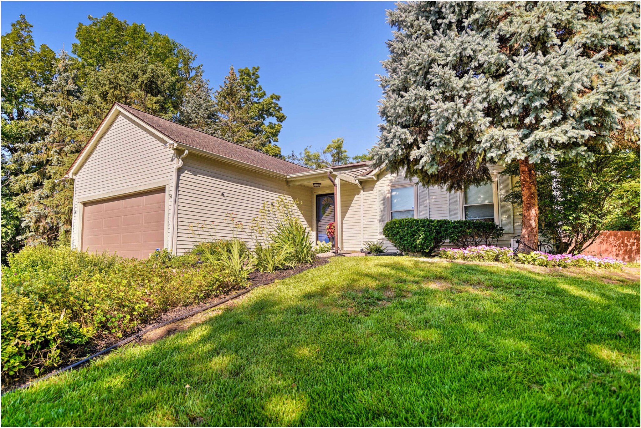 Building Photo - 1385 Northbrook Dr