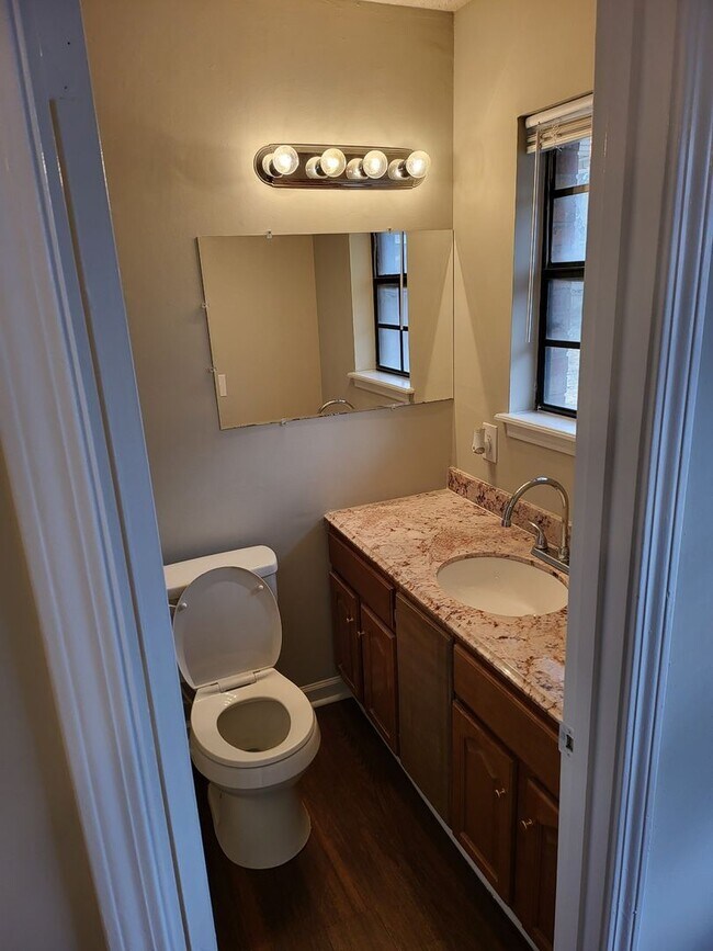 Building Photo - Nice brick ranch 4 bedroom 2 bath in Hermi...