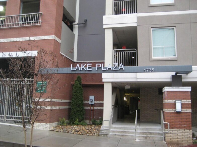 Building Photo - 1735 Lake Ave