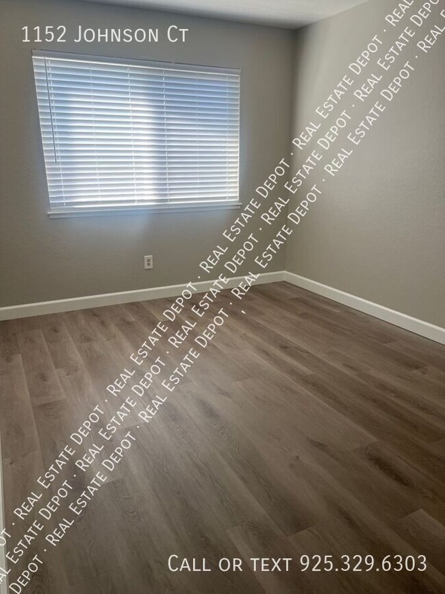 Building Photo - 1152 Johnson Ct