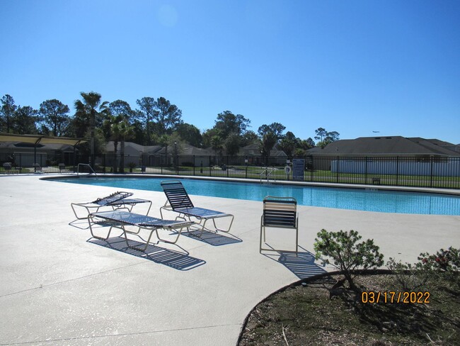 Building Photo - Lexington Park Beauty  3/2 with Water View