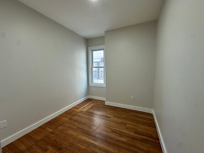 Building Photo - 34-36 Abbotsford St